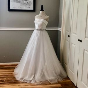 NEW JOVANI SZ 8 WHITE SATIN JEWEL TULLE FORMAL BALL GOWN